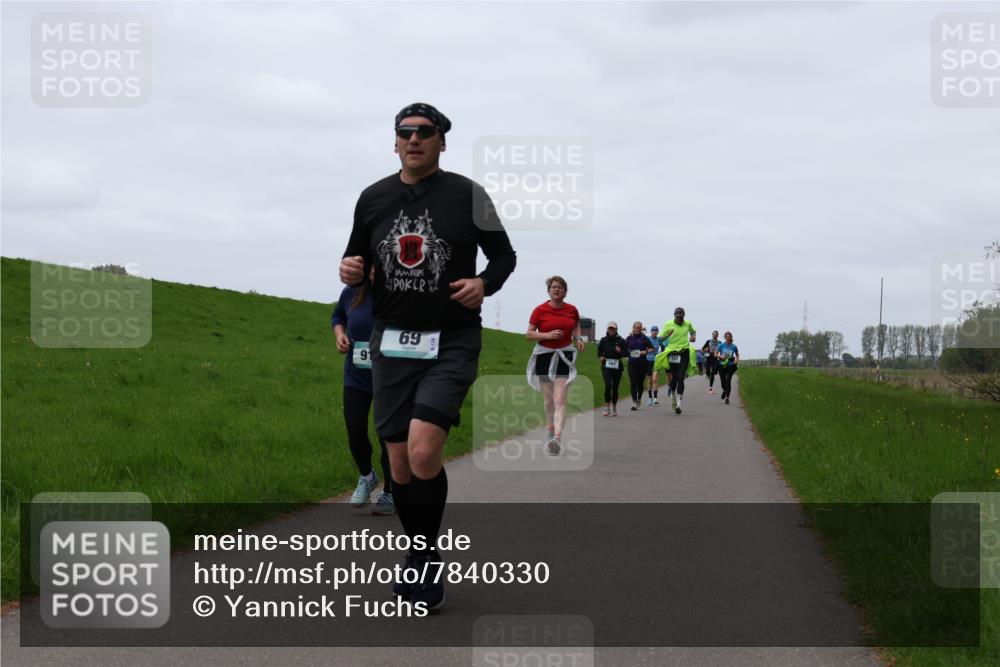 04.05.2025 - 8. Wedeler Halbmarathon Yannick Fuchs http://msf.ph/oto/7840330 04.05.2025 11:26:57 Laufen 9, 69, 681 meine-sportfotos.de