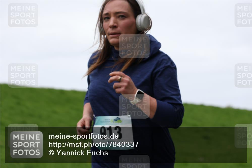 04.05.2025 - 8. Wedeler Halbmarathon Yannick Fuchs http://msf.ph/oto/7840337 04.05.2025 11:26:59 Laufen 913 meine-sportfotos.de