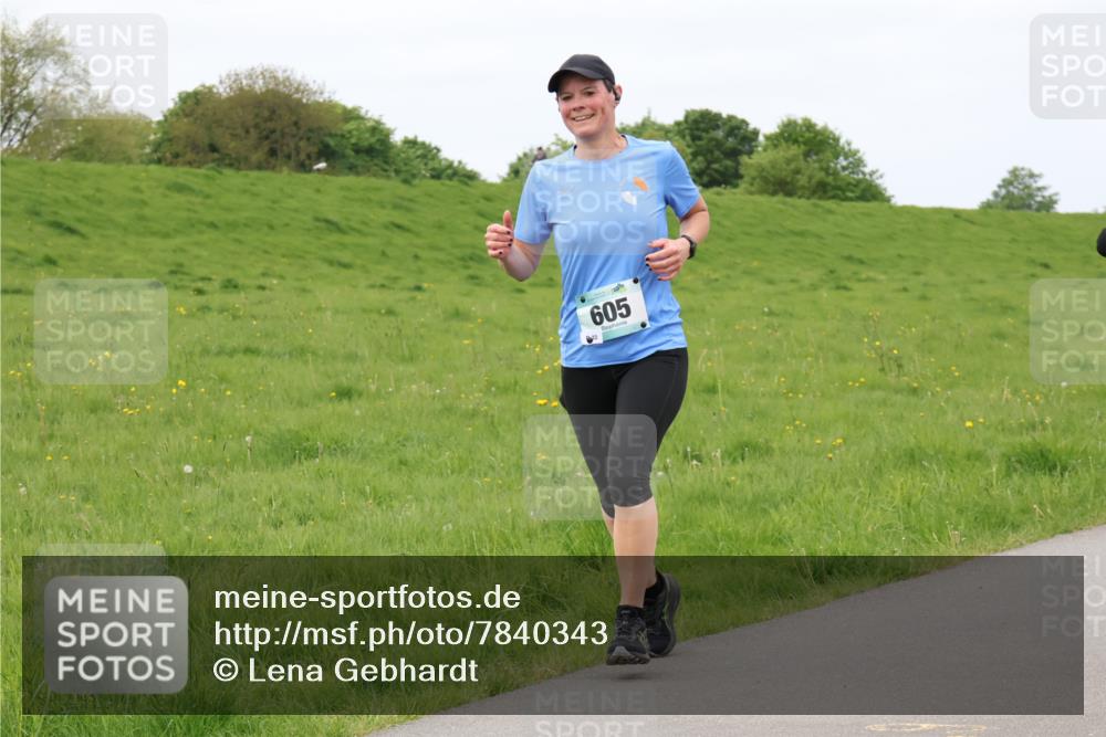 04.05.2025 - 8. Wedeler Halbmarathon Lena Gebhardt http://msf.ph/oto/7840343 04.05.2025 11:47:55 Laufen 605 meine-sportfotos.de