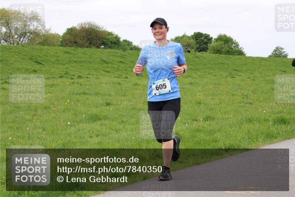 04.05.2025 - 8. Wedeler Halbmarathon Lena Gebhardt http://msf.ph/oto/7840350 04.05.2025 11:47:55 Laufen 605 meine-sportfotos.de