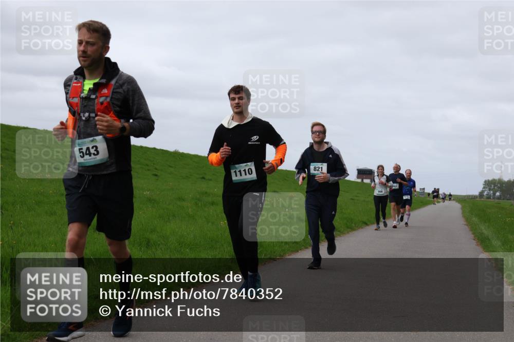 04.05.2025 - 8. Wedeler Halbmarathon Yannick Fuchs http://msf.ph/oto/7840352 04.05.2025 11:47:46 Laufen 543, 1110, 821, 908, 661 meine-sportfotos.de