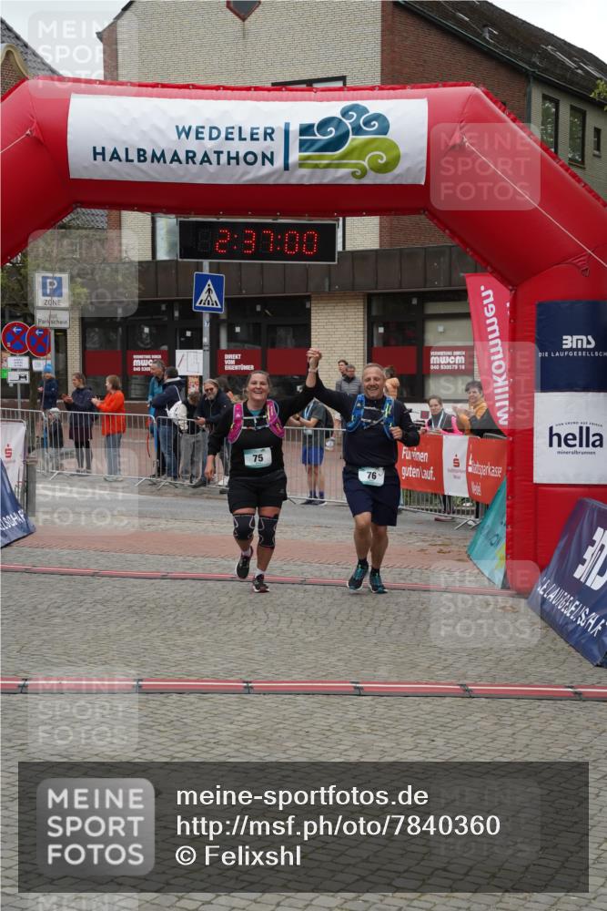 04.05.2025 - 8. Wedeler Halbmarathon Felixshl http://msf.ph/oto/7840360 04.05.2025 12:36:58 Ziel 75, 76 meine-sportfotos.de