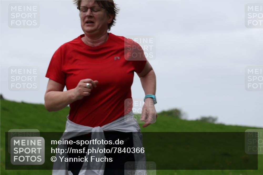 04.05.2025 - 8. Wedeler Halbmarathon Yannick Fuchs http://msf.ph/oto/7840366 04.05.2025 11:27:01 Laufen  meine-sportfotos.de