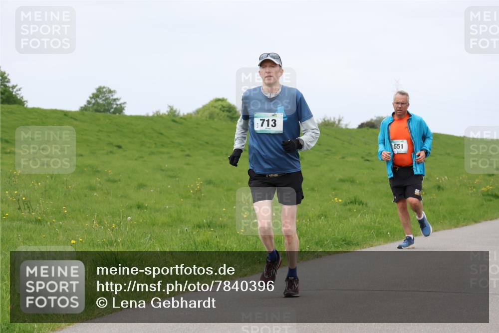 04.05.2025 - 8. Wedeler Halbmarathon Lena Gebhardt http://msf.ph/oto/7840396 04.05.2025 11:48:15 Laufen 713, 551 meine-sportfotos.de