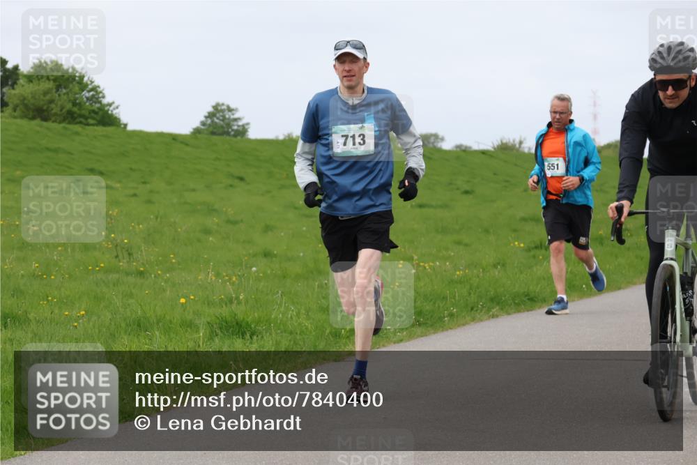 04.05.2025 - 8. Wedeler Halbmarathon Lena Gebhardt http://msf.ph/oto/7840400 04.05.2025 11:48:16 Laufen 713, 551 meine-sportfotos.de