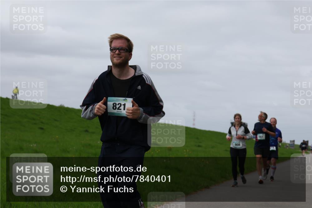 04.05.2025 - 8. Wedeler Halbmarathon Yannick Fuchs http://msf.ph/oto/7840401 04.05.2025 11:47:48 Laufen 821, 908, 661 meine-sportfotos.de