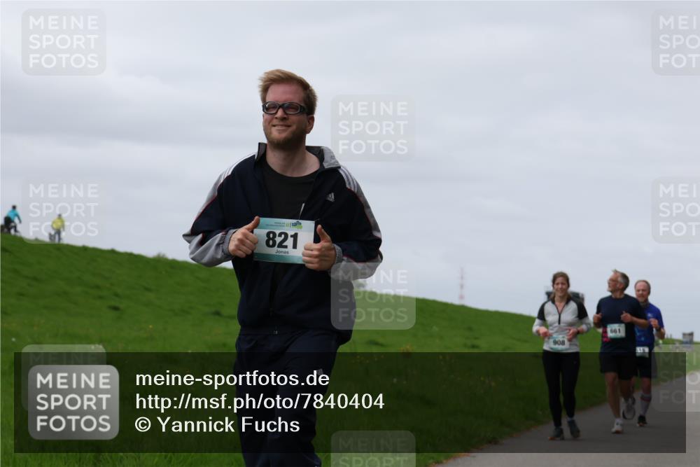 04.05.2025 - 8. Wedeler Halbmarathon Yannick Fuchs http://msf.ph/oto/7840404 04.05.2025 11:47:48 Laufen 821, 908, 661 meine-sportfotos.de