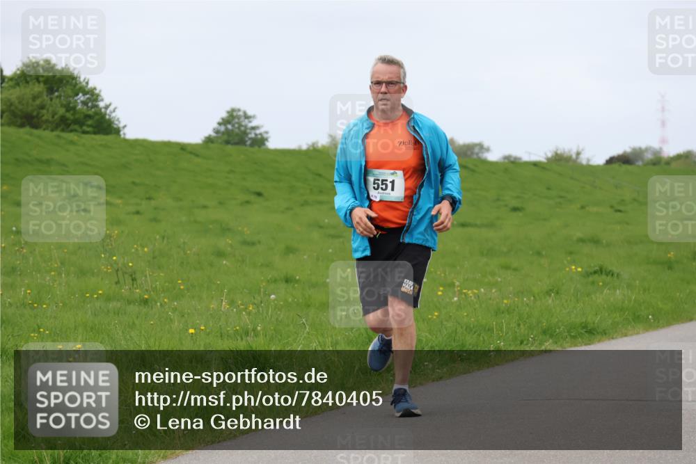 04.05.2025 - 8. Wedeler Halbmarathon Lena Gebhardt http://msf.ph/oto/7840405 04.05.2025 11:48:18 Laufen 551 meine-sportfotos.de