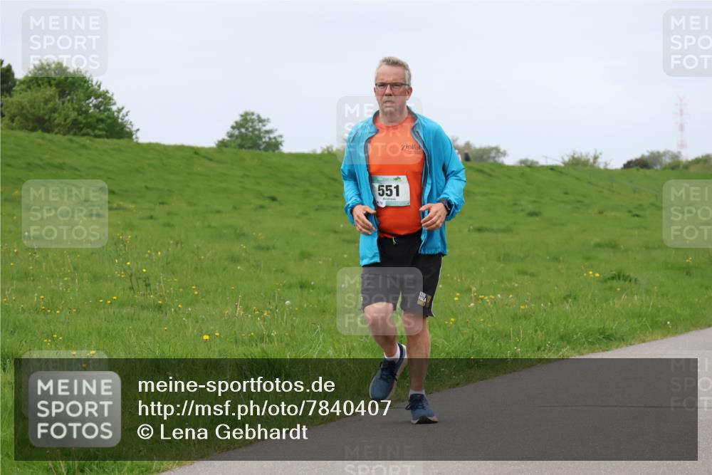 04.05.2025 - 8. Wedeler Halbmarathon Lena Gebhardt http://msf.ph/oto/7840407 04.05.2025 11:48:18 Laufen 551 meine-sportfotos.de