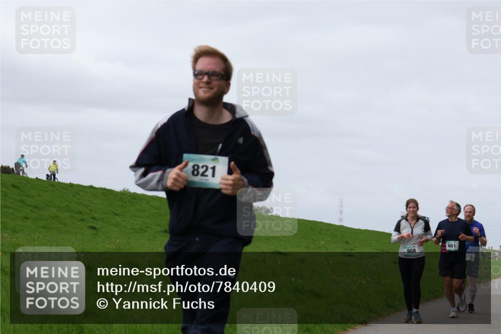 04.05.2025 - 8. Wedeler Halbmarathon Yannick Fuchs http://msf.ph/oto/7840409 04.05.2025 11:47:48 Laufen 821, 908, 661, 518 meine-sportfotos.de