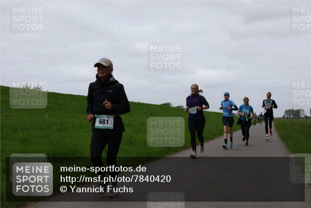 04.05.2025 - 8. Wedeler Halbmarathon Yannick Fuchs http://msf.ph/oto/7840420 04.05.2025 11:27:05 Laufen 681, 1171, 10, 358 meine-sportfotos.de