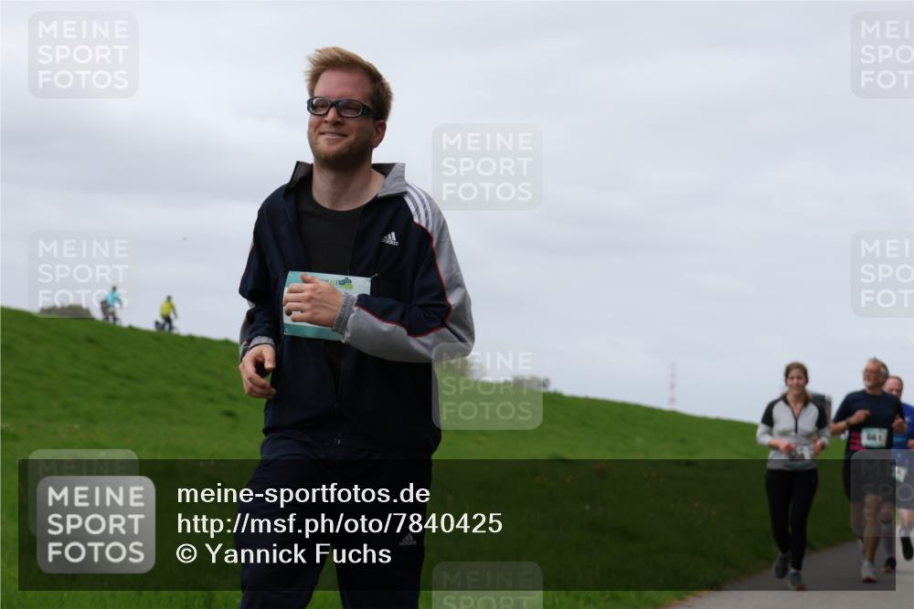 04.05.2025 - 8. Wedeler Halbmarathon Yannick Fuchs http://msf.ph/oto/7840425 04.05.2025 11:47:48 Laufen 661 meine-sportfotos.de