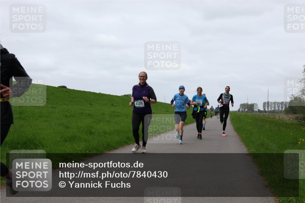 04.05.2025 - 8. Wedeler Halbmarathon Yannick Fuchs http://msf.ph/oto/7840430 04.05.2025 11:27:05 Laufen 1171, 10 meine-sportfotos.de