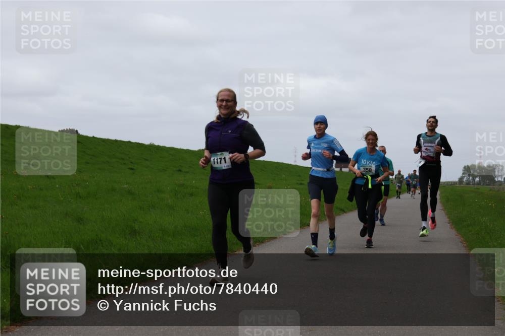 04.05.2025 - 8. Wedeler Halbmarathon Yannick Fuchs http://msf.ph/oto/7840440 04.05.2025 11:27:06 Laufen 1171, 10, 358 meine-sportfotos.de
