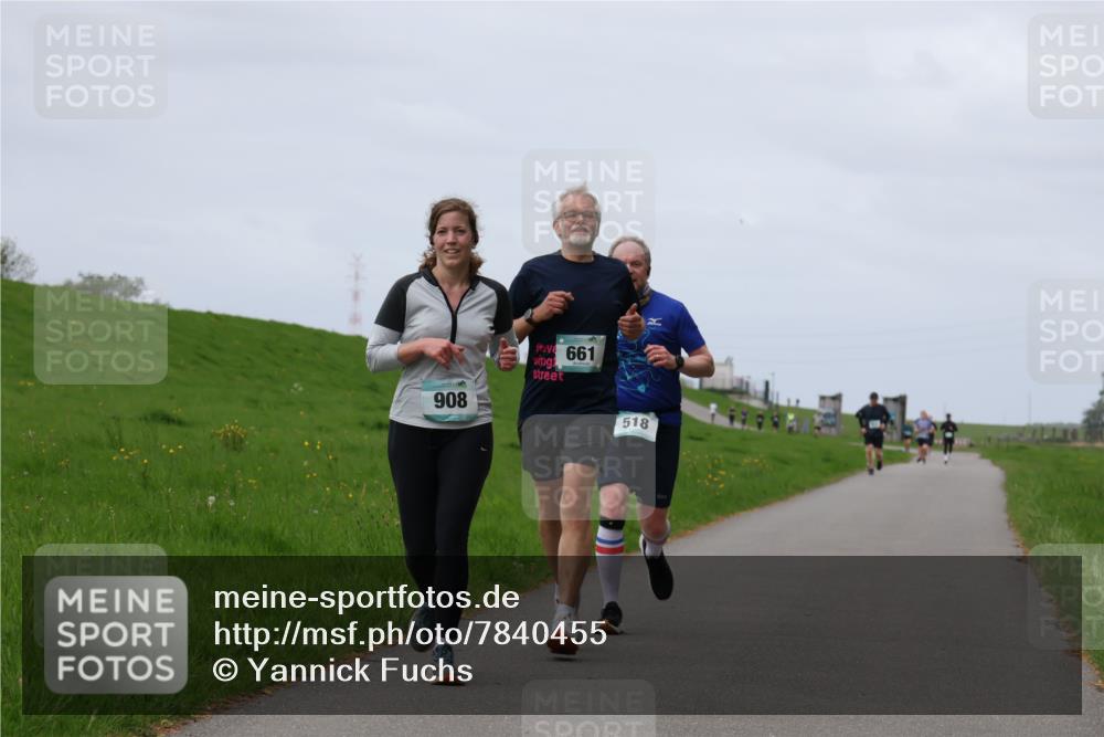 04.05.2025 - 8. Wedeler Halbmarathon Yannick Fuchs http://msf.ph/oto/7840455 04.05.2025 11:47:50 Laufen 908, 661, 518 meine-sportfotos.de