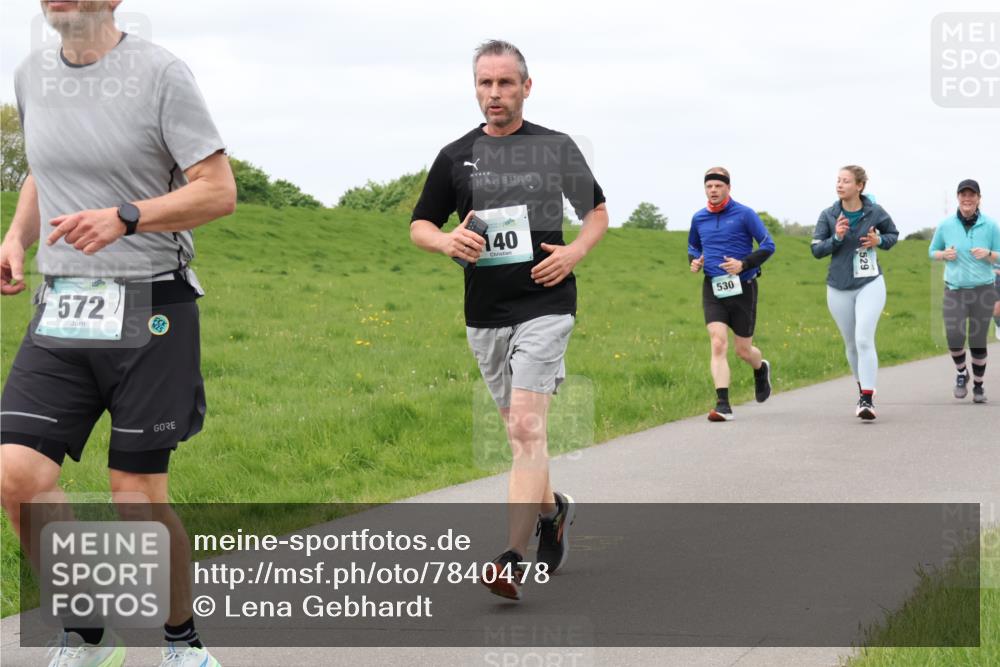 04.05.2025 - 8. Wedeler Halbmarathon Lena Gebhardt http://msf.ph/oto/7840478 04.05.2025 11:48:41 Laufen 572, 140, 530 meine-sportfotos.de