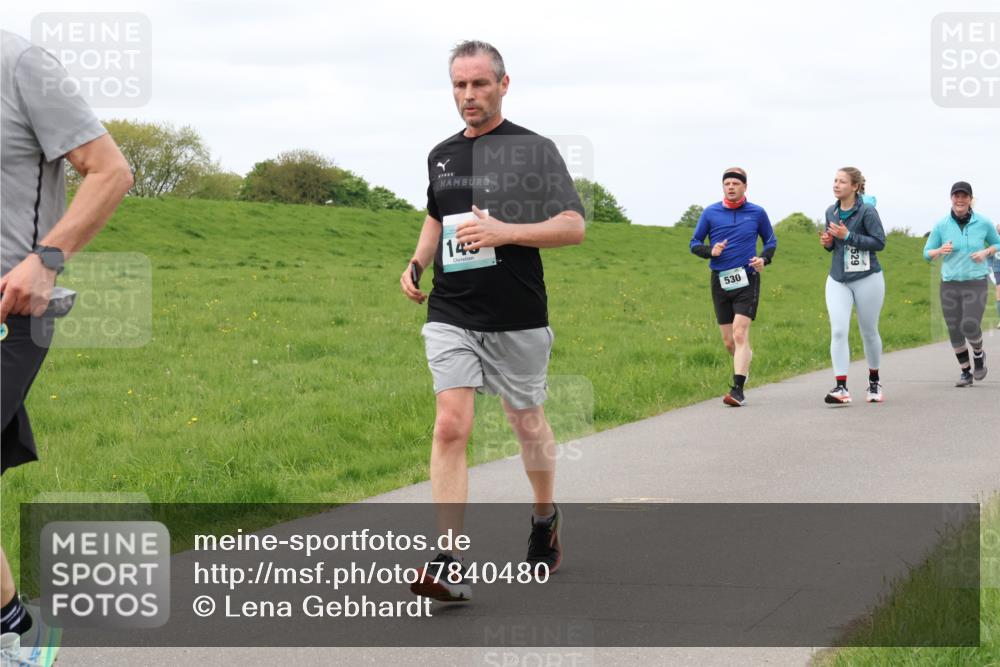 04.05.2025 - 8. Wedeler Halbmarathon Lena Gebhardt http://msf.ph/oto/7840480 04.05.2025 11:48:41 Laufen 145, 530, 529 meine-sportfotos.de