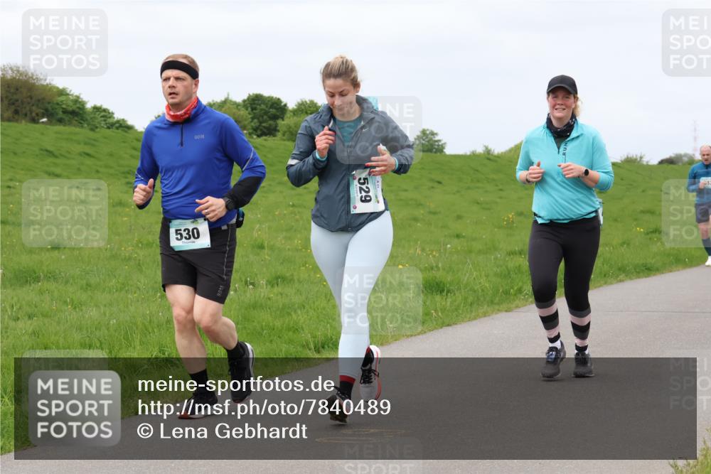 04.05.2025 - 8. Wedeler Halbmarathon Lena Gebhardt http://msf.ph/oto/7840489 04.05.2025 11:48:43 Laufen 530, 21, 529 meine-sportfotos.de