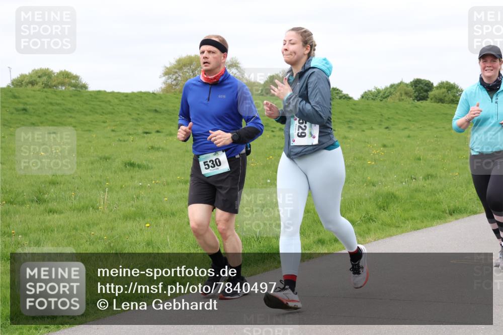 04.05.2025 - 8. Wedeler Halbmarathon Lena Gebhardt http://msf.ph/oto/7840497 04.05.2025 11:48:44 Laufen 330, 530, 529 meine-sportfotos.de