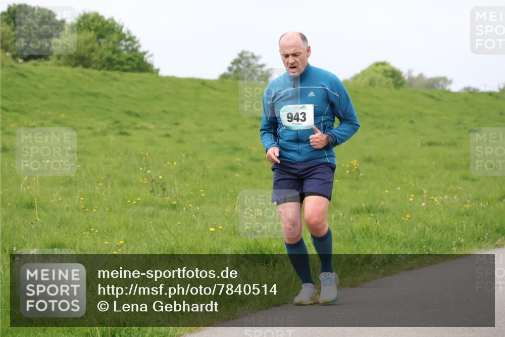 04.05.2025 - 8. Wedeler Halbmarathon Lena Gebhardt http://msf.ph/oto/7840514 04.05.2025 11:48:50 Laufen 943 meine-sportfotos.de
