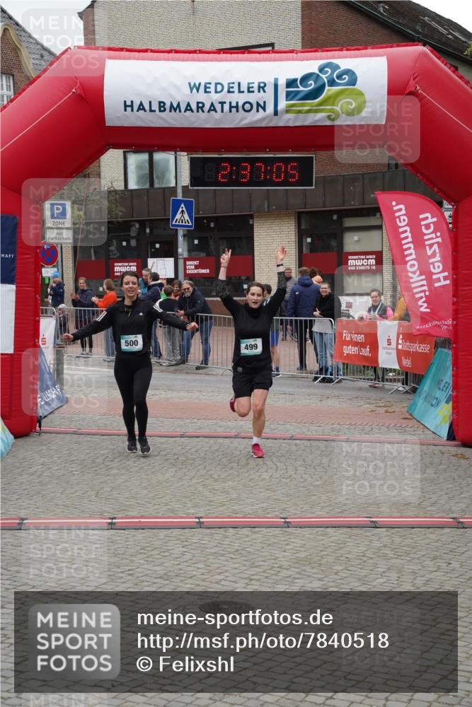 04.05.2025 - 8. Wedeler Halbmarathon Felixshl http://msf.ph/oto/7840518 04.05.2025 12:37:03 Ziel 75, 76, 499, 500 meine-sportfotos.de