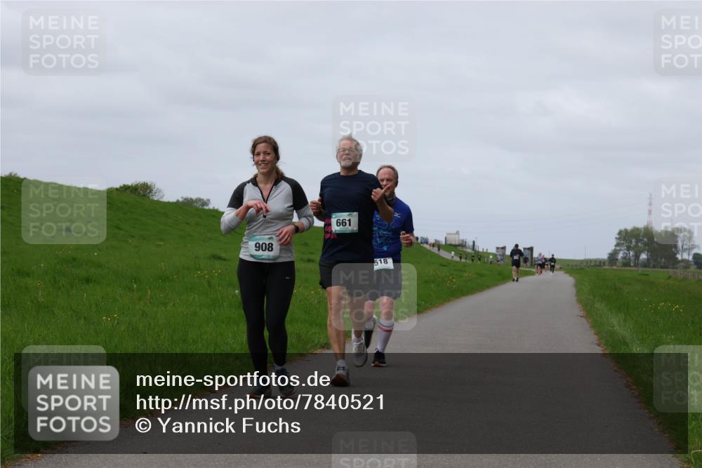 04.05.2025 - 8. Wedeler Halbmarathon Yannick Fuchs http://msf.ph/oto/7840521 04.05.2025 11:47:51 Laufen 908, 661, 518 meine-sportfotos.de