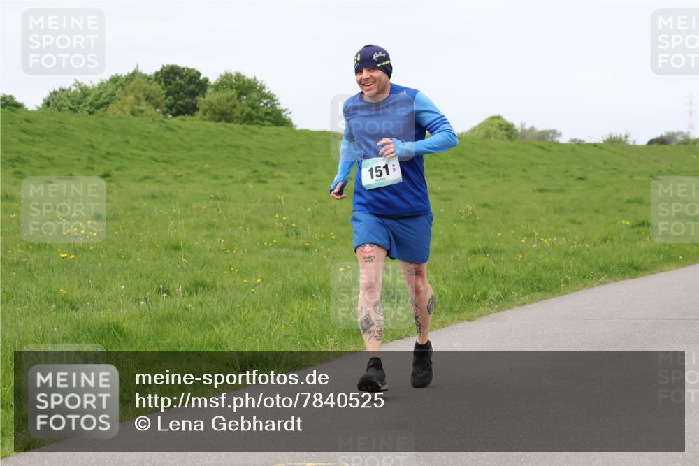 04.05.2025 - 8. Wedeler Halbmarathon Lena Gebhardt http://msf.ph/oto/7840525 04.05.2025 11:48:53 Laufen 151 meine-sportfotos.de