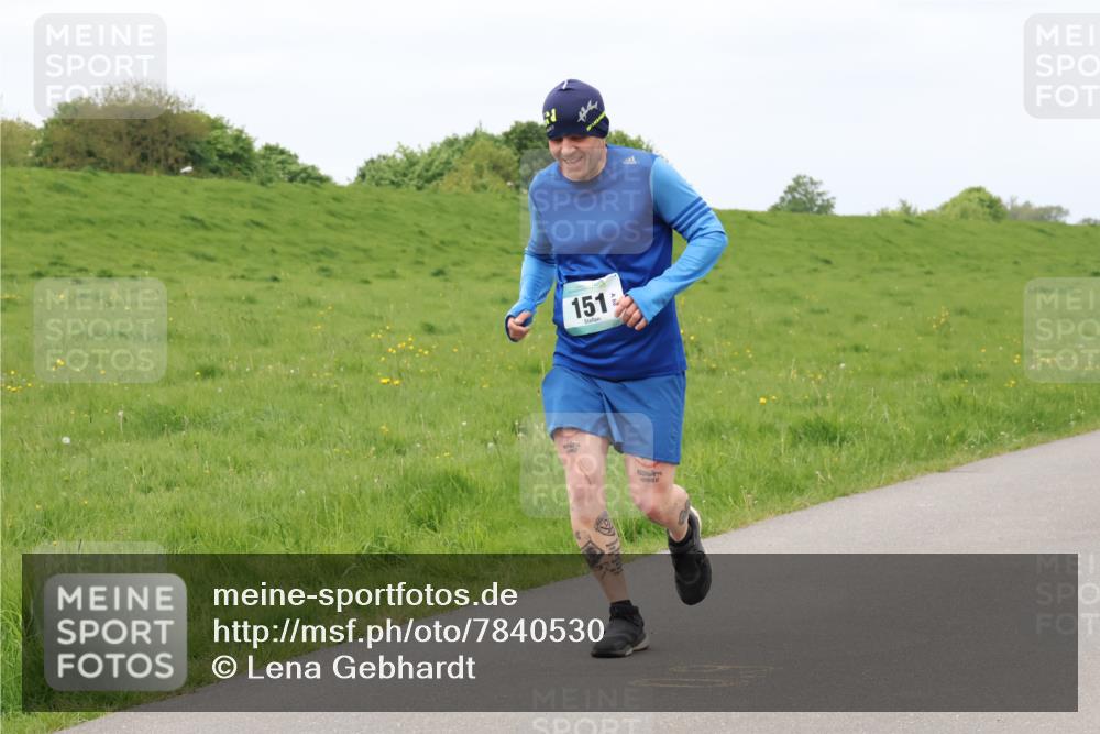 04.05.2025 - 8. Wedeler Halbmarathon Lena Gebhardt http://msf.ph/oto/7840530 04.05.2025 11:48:54 Laufen 151 meine-sportfotos.de