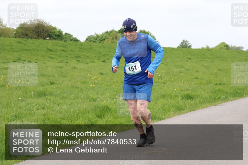 04.05.2025 - 8. Wedeler Halbmarathon Lena Gebhardt http://msf.ph/oto/7840533 04.05.2025 11:48:54 Laufen 151 meine-sportfotos.de