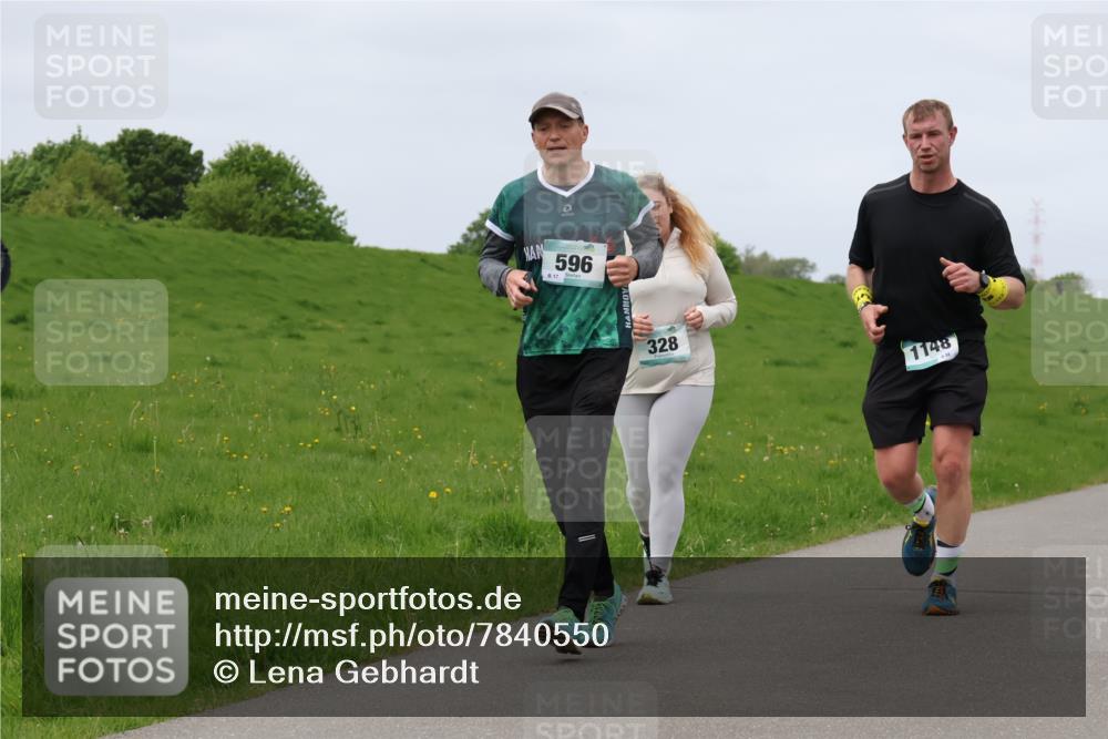 04.05.2025 - 8. Wedeler Halbmarathon Lena Gebhardt http://msf.ph/oto/7840550 04.05.2025 11:49:10 Laufen 596, 17, 328, 1148 meine-sportfotos.de