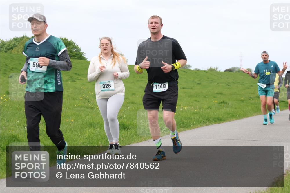 04.05.2025 - 8. Wedeler Halbmarathon Lena Gebhardt http://msf.ph/oto/7840562 04.05.2025 11:49:11 Laufen 596, 817, 328, 1148, 58, 921 meine-sportfotos.de