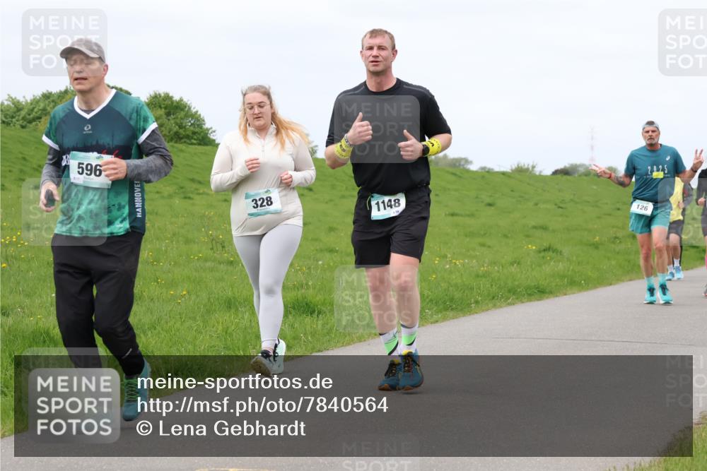 04.05.2025 - 8. Wedeler Halbmarathon Lena Gebhardt http://msf.ph/oto/7840564 04.05.2025 11:49:12 Laufen 596, 817, 328, 1148, 58, 126, 2, 0, 25 meine-sportfotos.de