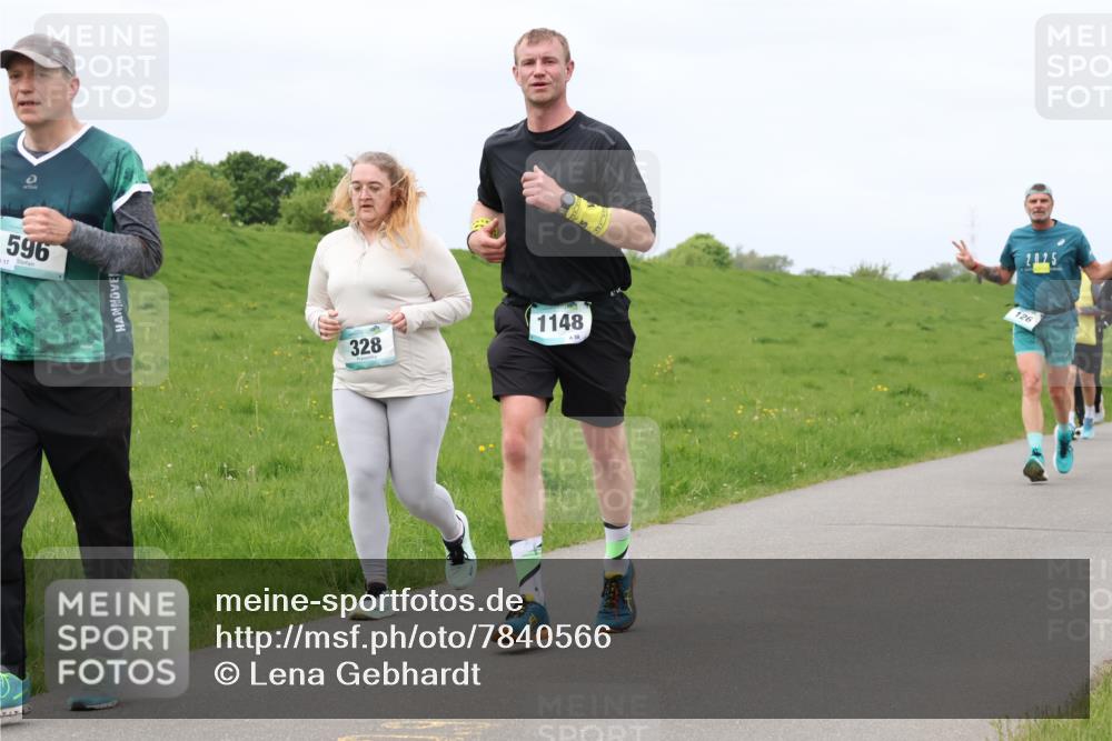04.05.2025 - 8. Wedeler Halbmarathon Lena Gebhardt http://msf.ph/oto/7840566 04.05.2025 11:49:12 Laufen 596, 17, 328, 1148, 58, 126, 2025 meine-sportfotos.de