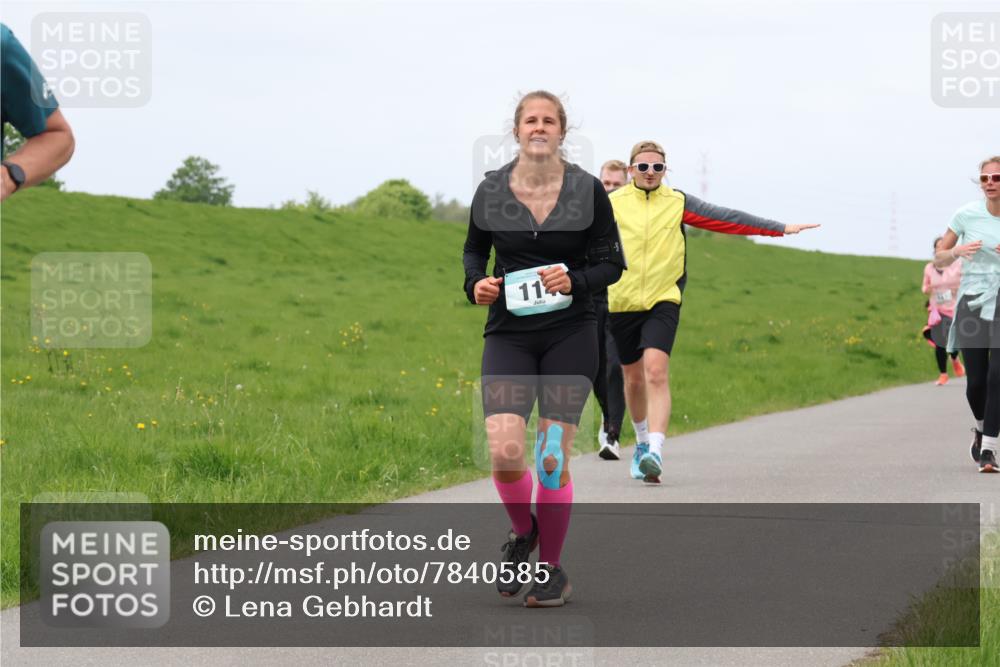 04.05.2025 - 8. Wedeler Halbmarathon Lena Gebhardt http://msf.ph/oto/7840585 04.05.2025 11:49:16 Laufen 11 meine-sportfotos.de