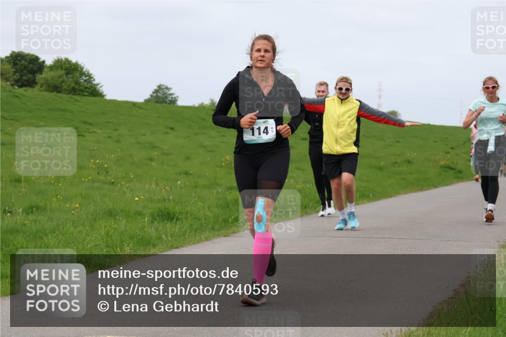04.05.2025 - 8. Wedeler Halbmarathon Lena Gebhardt http://msf.ph/oto/7840593 04.05.2025 11:49:17 Laufen 114 meine-sportfotos.de