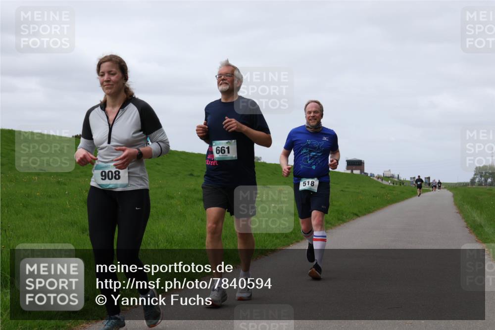 04.05.2025 - 8. Wedeler Halbmarathon Yannick Fuchs http://msf.ph/oto/7840594 04.05.2025 11:47:53 Laufen 908, 661, 518 meine-sportfotos.de