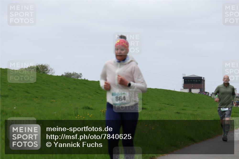 04.05.2025 - 8. Wedeler Halbmarathon Yannick Fuchs http://msf.ph/oto/7840625 04.05.2025 11:27:15 Laufen 864 meine-sportfotos.de