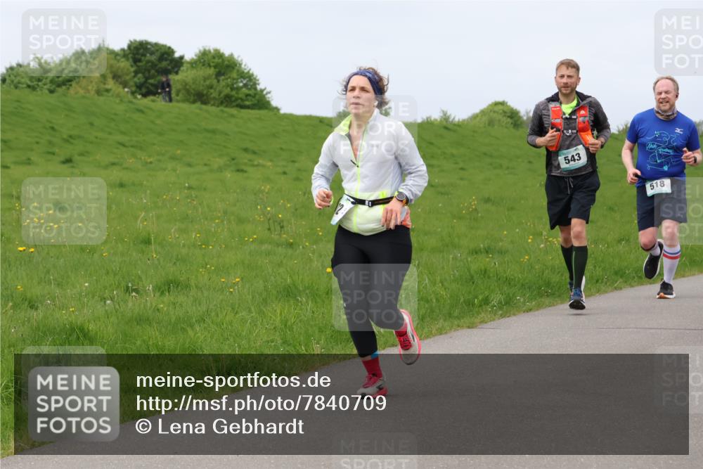 04.05.2025 - 8. Wedeler Halbmarathon Lena Gebhardt http://msf.ph/oto/7840709 04.05.2025 11:49:55 Laufen 543, 518 meine-sportfotos.de