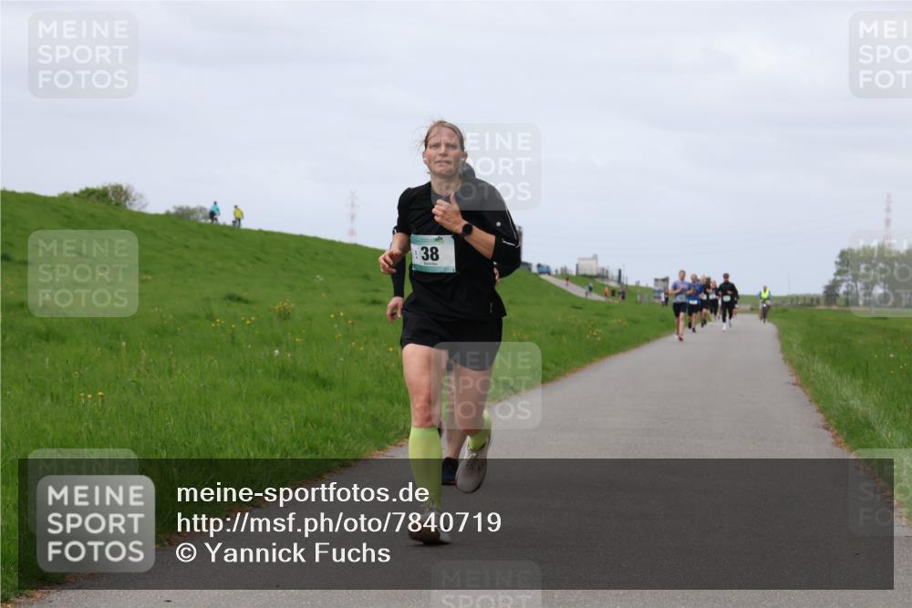 04.05.2025 - 8. Wedeler Halbmarathon Yannick Fuchs http://msf.ph/oto/7840719 04.05.2025 11:48:14 Laufen 38 meine-sportfotos.de