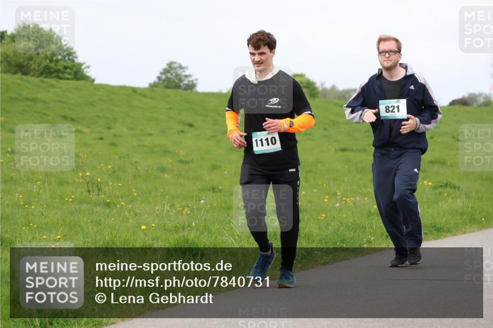 04.05.2025 - 8. Wedeler Halbmarathon Lena Gebhardt http://msf.ph/oto/7840731 04.05.2025 11:50:03 Laufen 821, 1110 meine-sportfotos.de