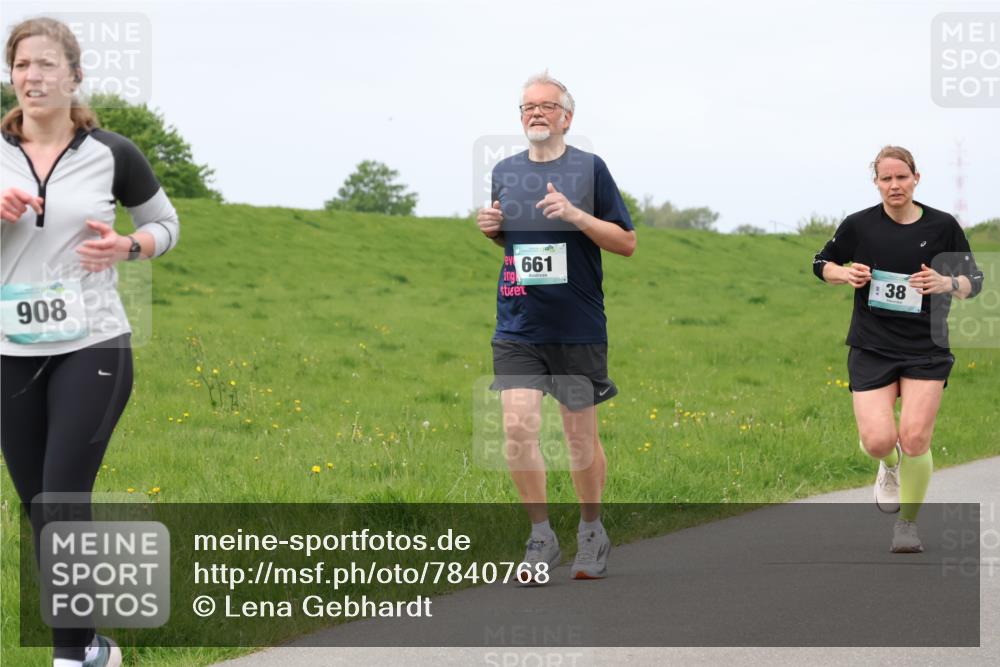 04.05.2025 - 8. Wedeler Halbmarathon Lena Gebhardt http://msf.ph/oto/7840768 04.05.2025 11:50:15 Laufen 908, 661, 38 meine-sportfotos.de