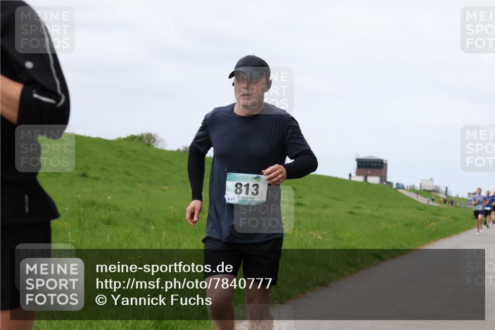 04.05.2025 - 8. Wedeler Halbmarathon Yannick Fuchs http://msf.ph/oto/7840777 04.05.2025 11:48:16 Laufen 813, 23 meine-sportfotos.de