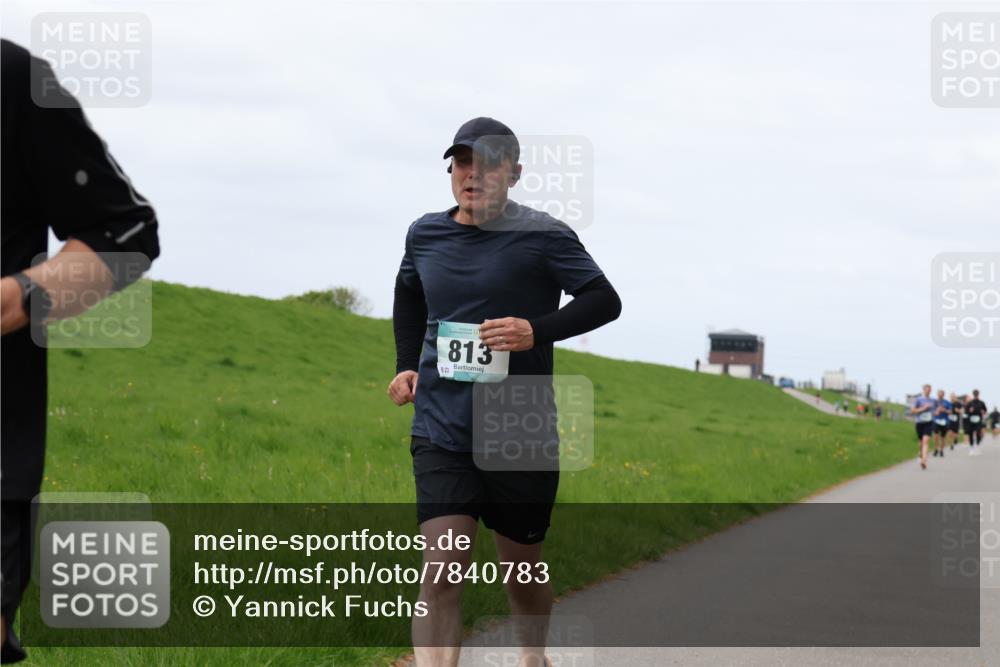 04.05.2025 - 8. Wedeler Halbmarathon Yannick Fuchs http://msf.ph/oto/7840783 04.05.2025 11:48:16 Laufen 813, 823 meine-sportfotos.de
