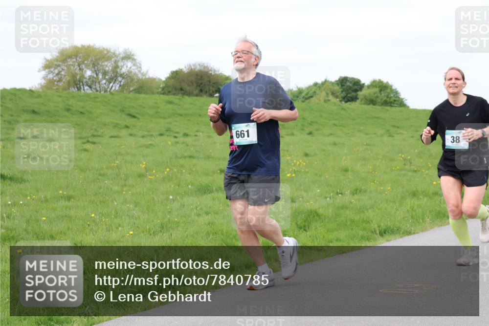 04.05.2025 - 8. Wedeler Halbmarathon Lena Gebhardt http://msf.ph/oto/7840785 04.05.2025 11:50:17 Laufen 661, 1874, 38 meine-sportfotos.de