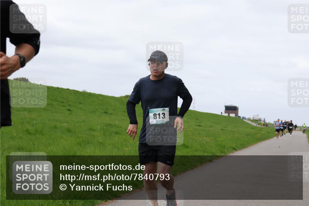 04.05.2025 - 8. Wedeler Halbmarathon Yannick Fuchs http://msf.ph/oto/7840793 04.05.2025 11:48:16 Laufen 23, 813 meine-sportfotos.de