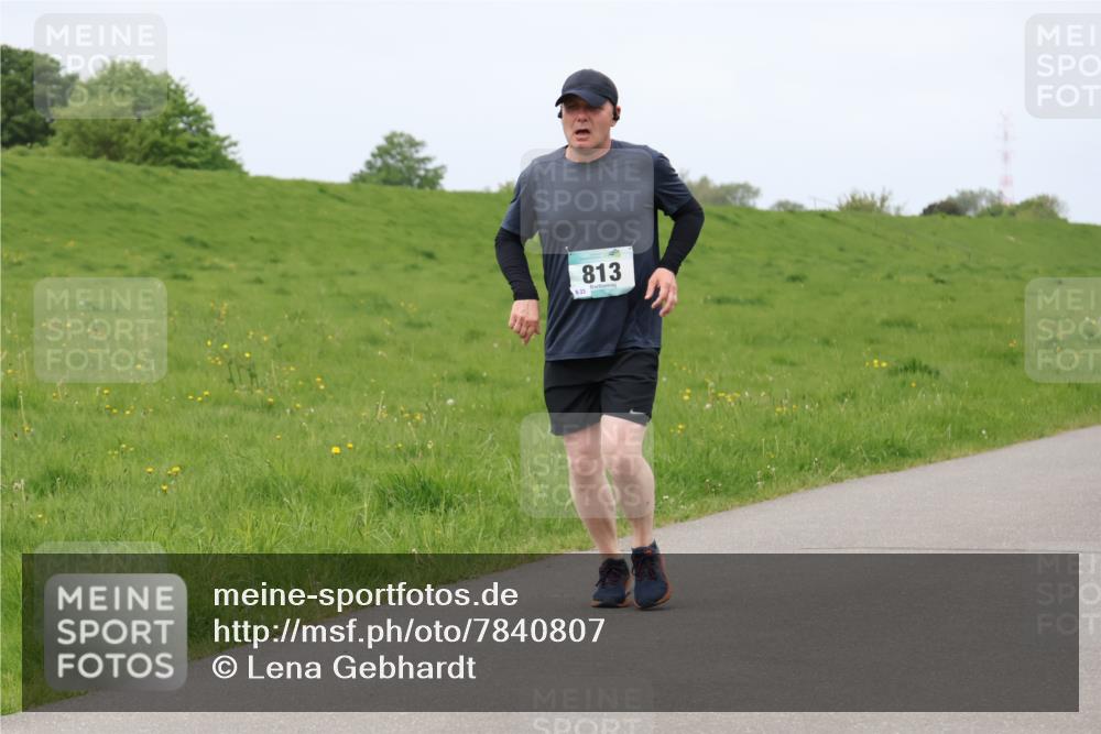 04.05.2025 - 8. Wedeler Halbmarathon Lena Gebhardt http://msf.ph/oto/7840807 04.05.2025 11:50:28 Laufen 813 meine-sportfotos.de