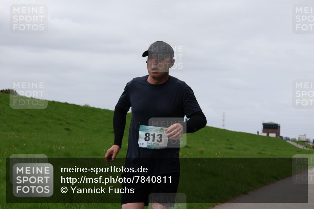 04.05.2025 - 8. Wedeler Halbmarathon Yannick Fuchs http://msf.ph/oto/7840811 04.05.2025 11:48:17 Laufen 23, 813 meine-sportfotos.de