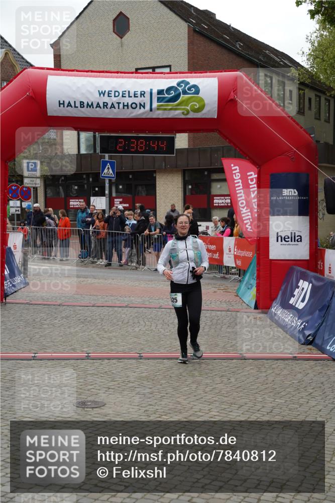 04.05.2025 - 8. Wedeler Halbmarathon Felixshl http://msf.ph/oto/7840812 04.05.2025 12:38:42 Ziel 525 meine-sportfotos.de