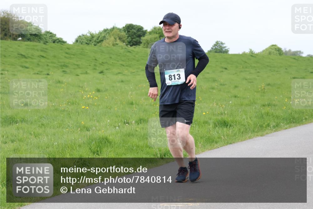 04.05.2025 - 8. Wedeler Halbmarathon Lena Gebhardt http://msf.ph/oto/7840814 04.05.2025 11:50:30 Laufen 813, 823 meine-sportfotos.de