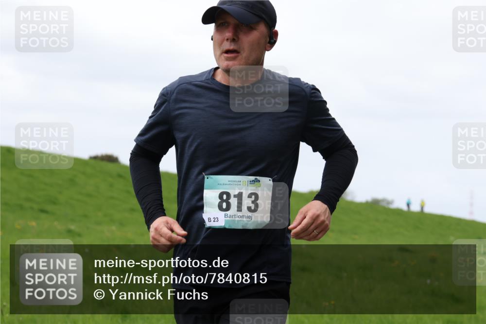 04.05.2025 - 8. Wedeler Halbmarathon Yannick Fuchs http://msf.ph/oto/7840815 04.05.2025 11:48:17 Laufen 23, 813 meine-sportfotos.de